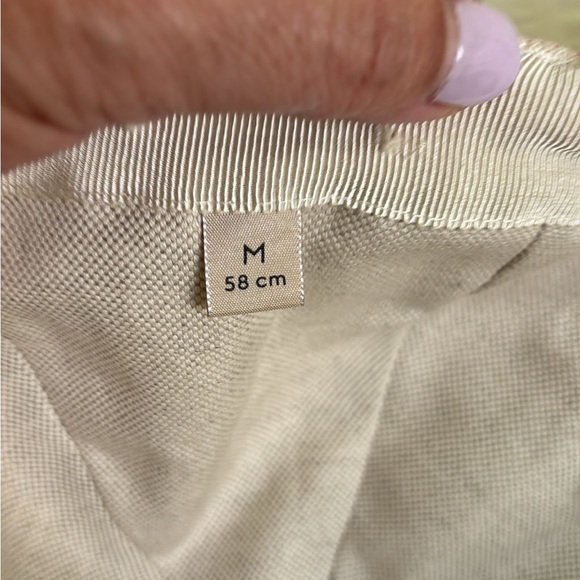 Gucci Women’s GG Canvas Baseball Hat - Picture 4 of 7